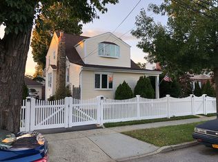 13722 244th St, Rosedale, NY 11422