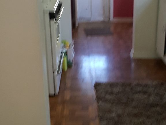 4th image of 178 Dilworth St