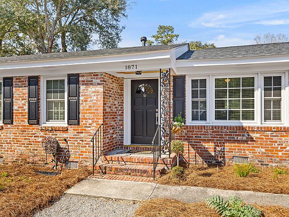 3rd image of 1871 Rugby Ln