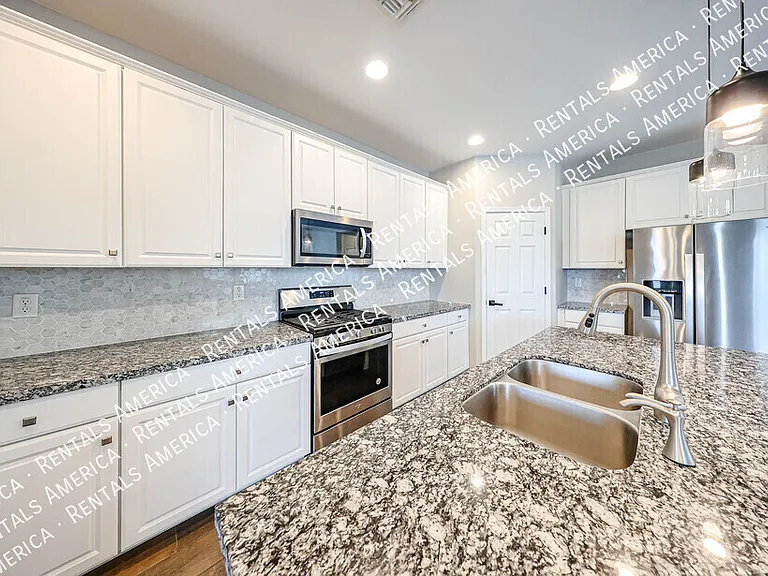 5211 W Leodra Ln — Photo 19
