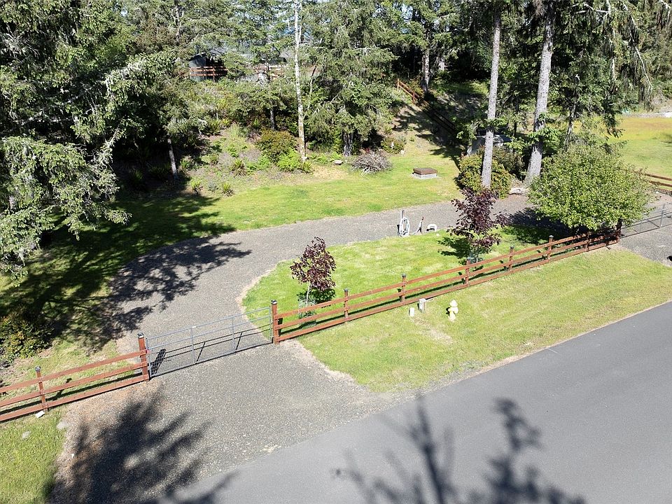 1st image of 1002 & 1004 Discovery Avenue SE