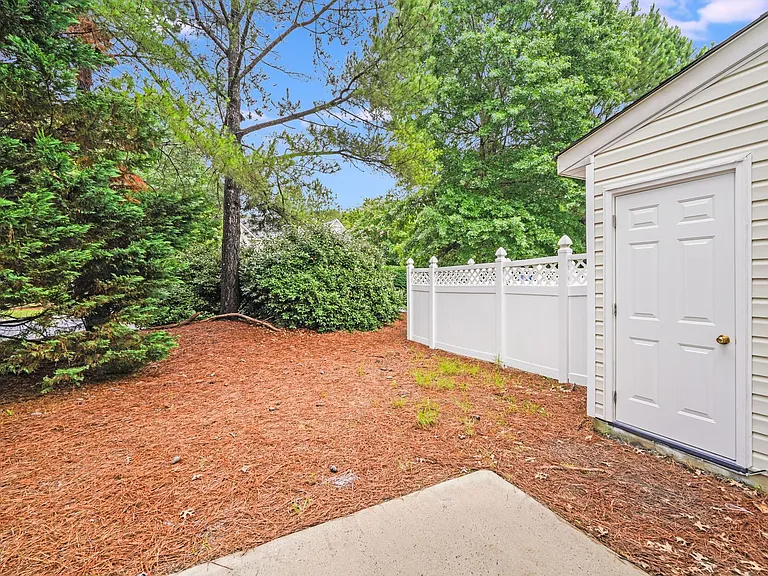 15021 Deshler Ct — Photo 33