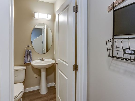 5th image of 210 Carriage Ln #902