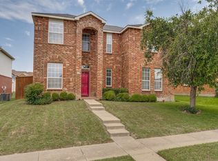 725 Courson Dr, Desoto, TX 75115