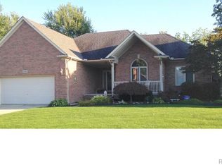 31282 Rowland Ln, Chesterfield, MI 48051