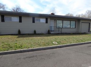 315 SE C St, Madras, OR 97741