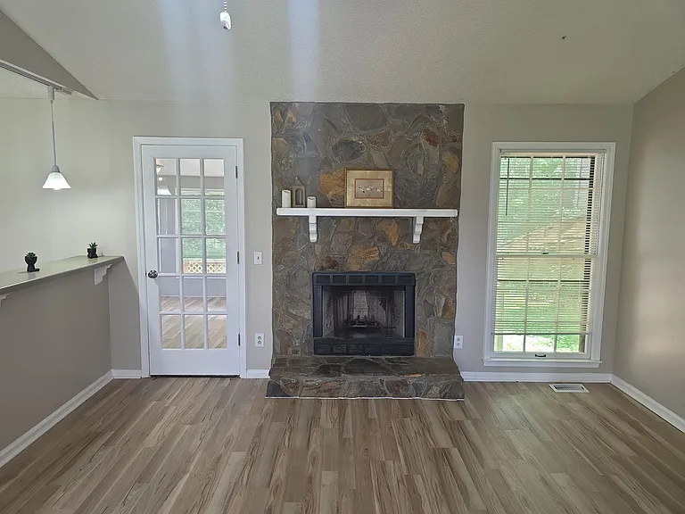 3582 Winchester Rd — Photo 2
