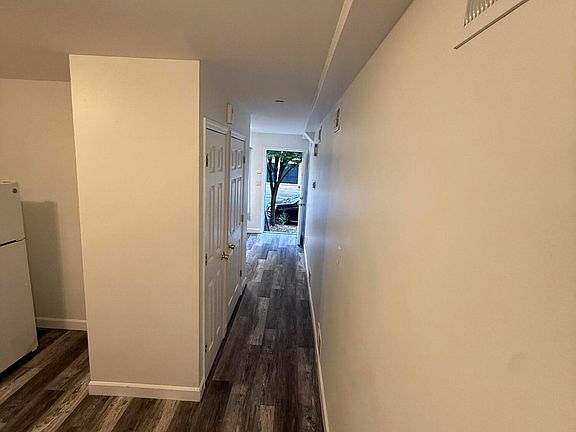 4th image of 348 Targee St