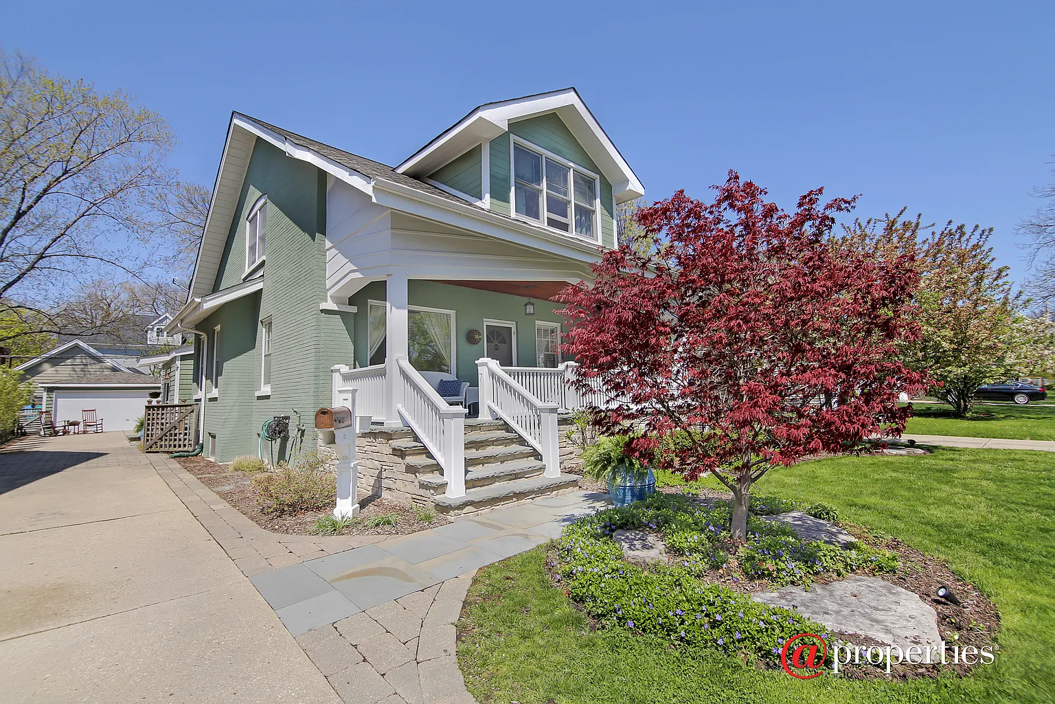 121 Central Park Ave photo 1