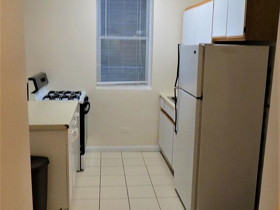 3rd image of 1913 W Cortland St Unit G