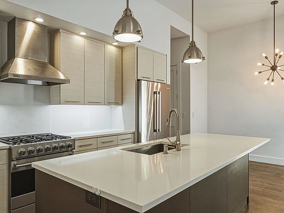 2nd image of 304 Pavonia Ave #102A