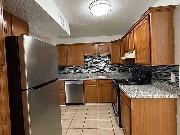 3rd image of 4309 53rd St APT A