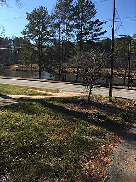 2nd image of 70 Lakeshore Dr