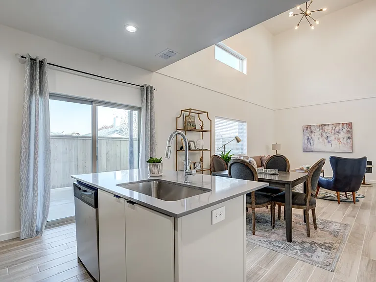 310 Homestead Ave #2 — Photo 17