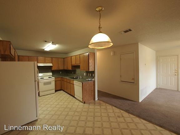 5th image of 2807 Lucille Dr #B