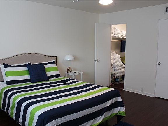 4th image of 5343 Richmond Ave #26