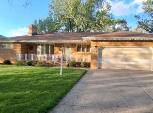 6825 Anthony Ln, Parma Heights, OH 44130