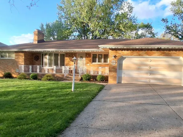 6825 Anthony Ln, Parma Heights, OH 44130
