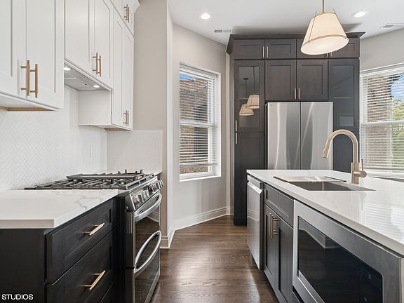 5th image of 1408 W Belle Plaine Ave #2