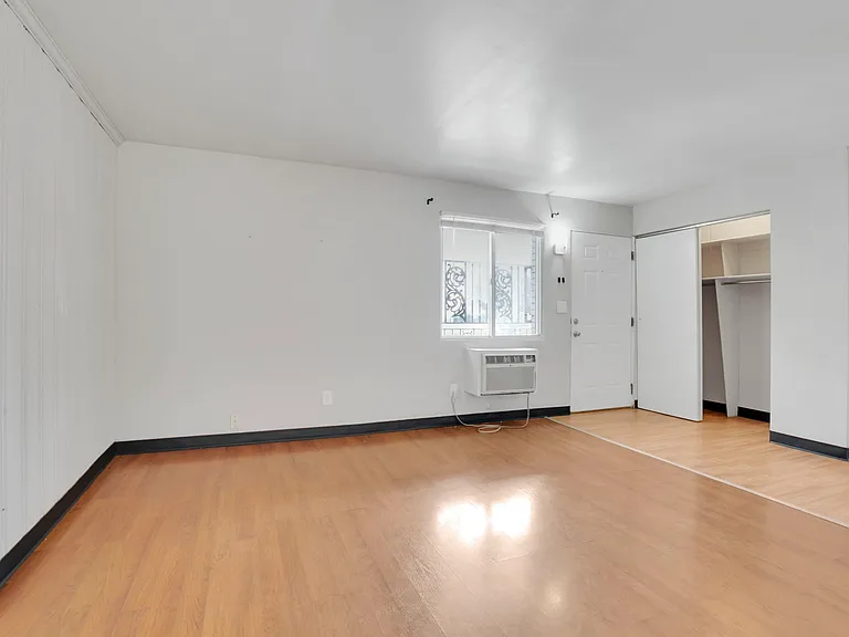 27 W 8th Ave #D — Photo 10
