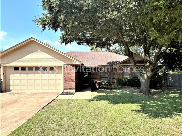400 Partridge Cir, Desoto, TX 75115