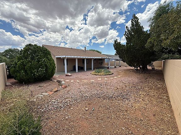 4th image of 1400 Deborah Dr
