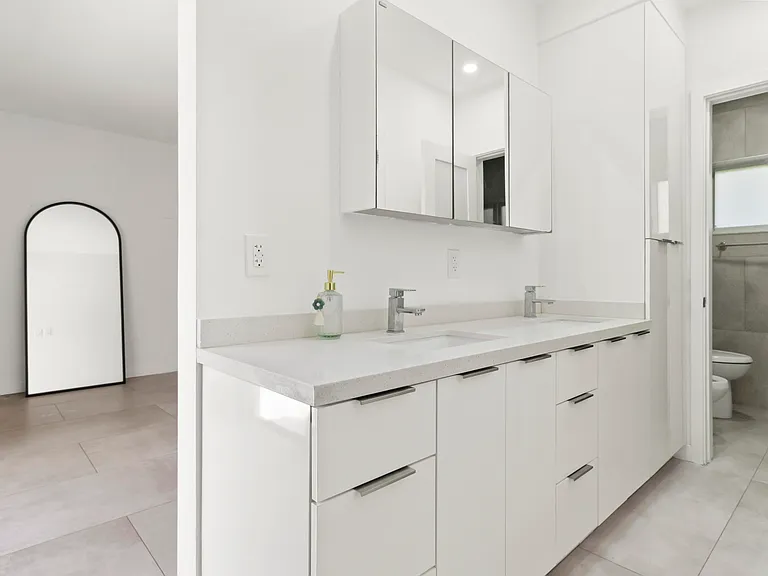 21303 NE 18th Pl — Photo 19