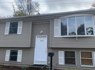 869 W Shore Rd, Warwick, RI 02889