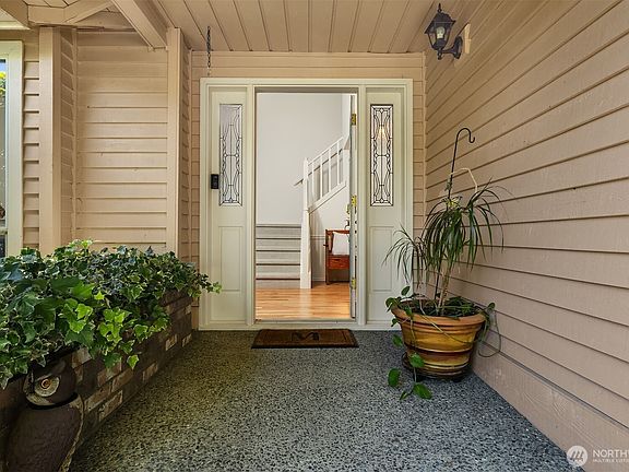 5th image of 3031 235th Avenue SE