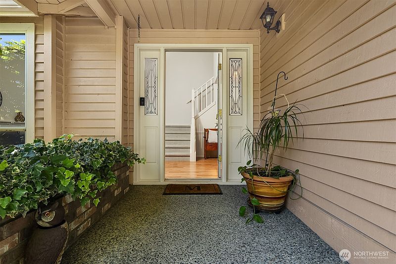 5th image of 3031 235th Avenue SE