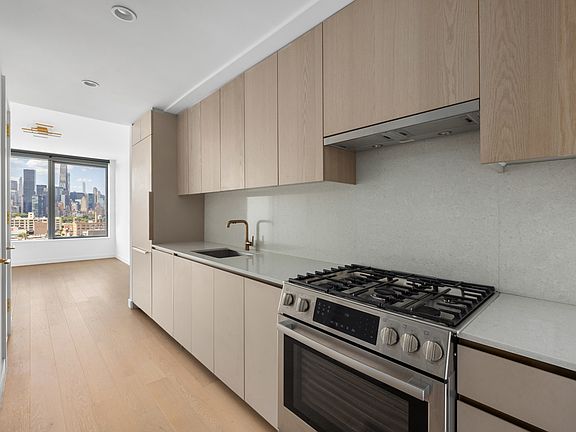 2nd image of 3 Court Sq APT 1201