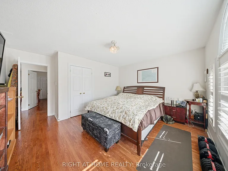 284 Maple Leaf Dr — Photo 25