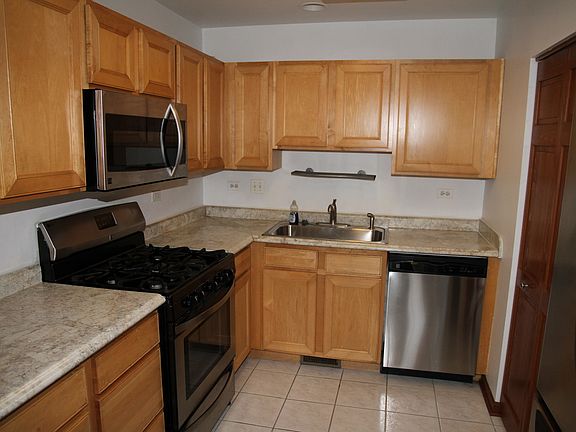 5th image of 694 Lincoln Station Dr