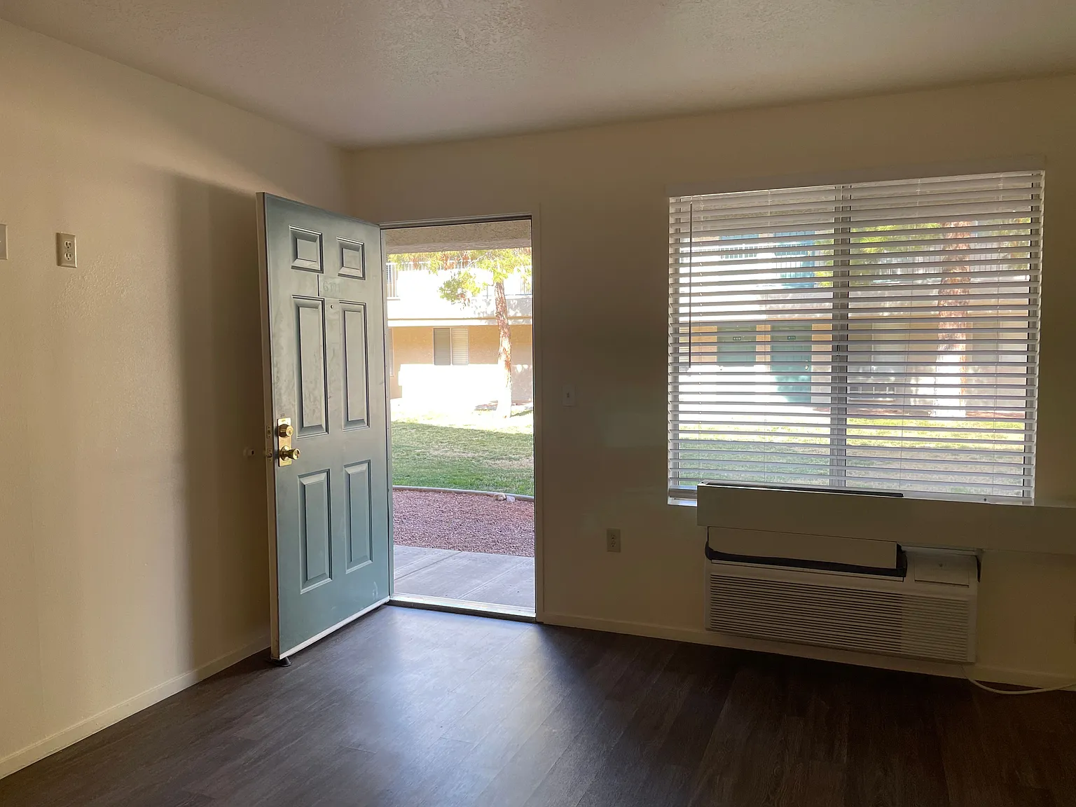 1 bed, 445 sqft, $950 — Photo 3