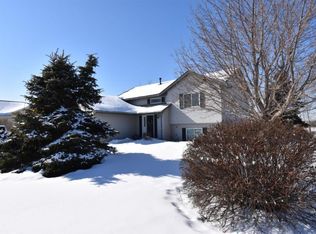 30936 Marigold Ln, Lindstrom, MN 55045