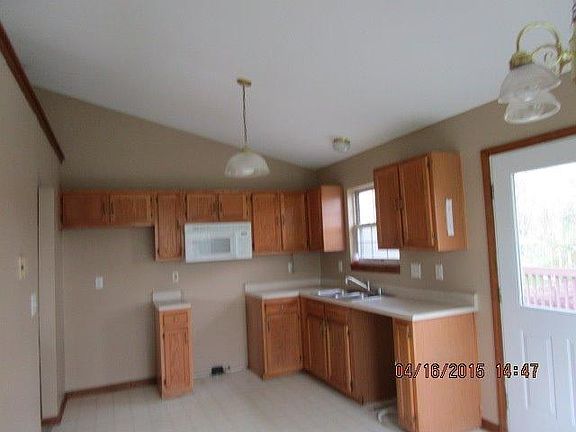 4th image of 733 E Main St