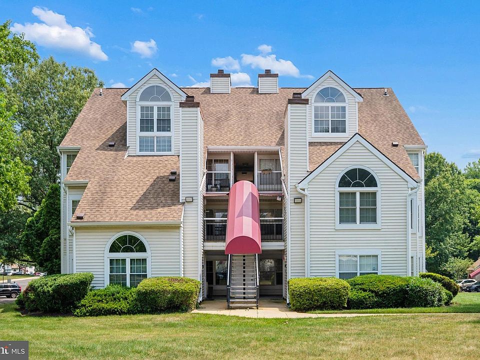 1st image of 10416 Westridge Dr Unit 5-301