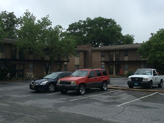 2nd image of 207 19th St APT C4