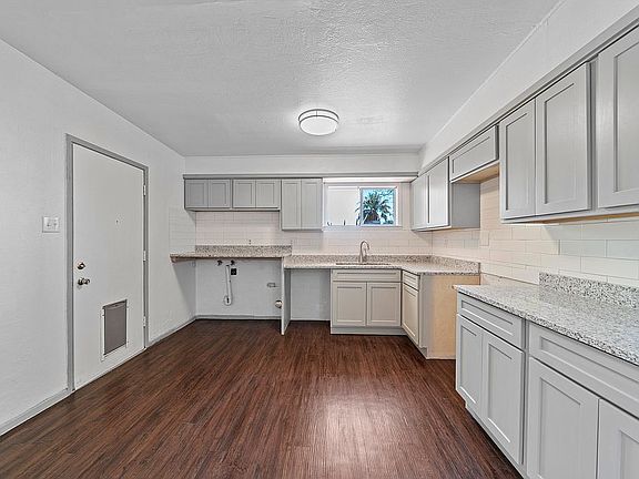 5th image of 5121 Danny Dr
