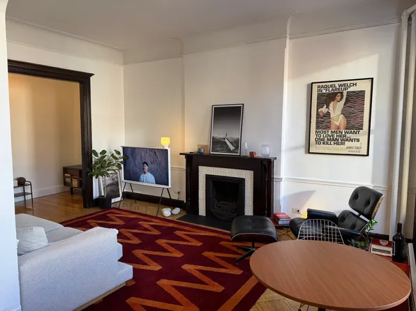 21 East 92nd Street image 2 of 8