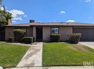 2208 Courtleigh Dr, Bakersfield, CA 93309