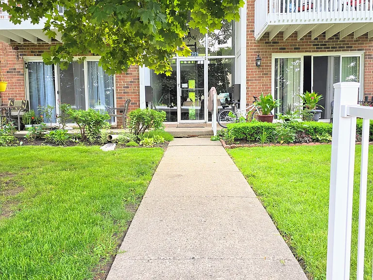 42221 Toddmark Ln — Photo 33