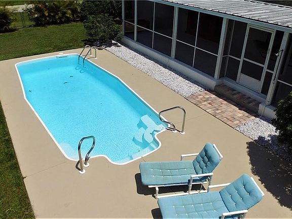 2nd image of 4915 Royal Palm Dr