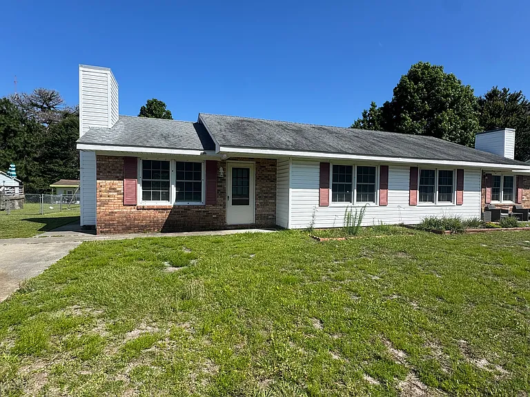 155-155A Bayberry Rd — Photo 1