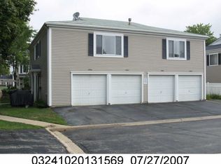 1562 Cove Dr, Prospect Heights, IL 60070