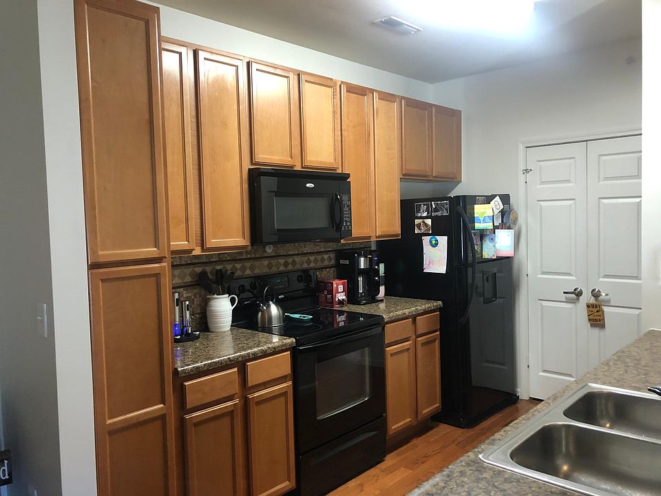 1st image of 31 Kassebaum Ln APT 207