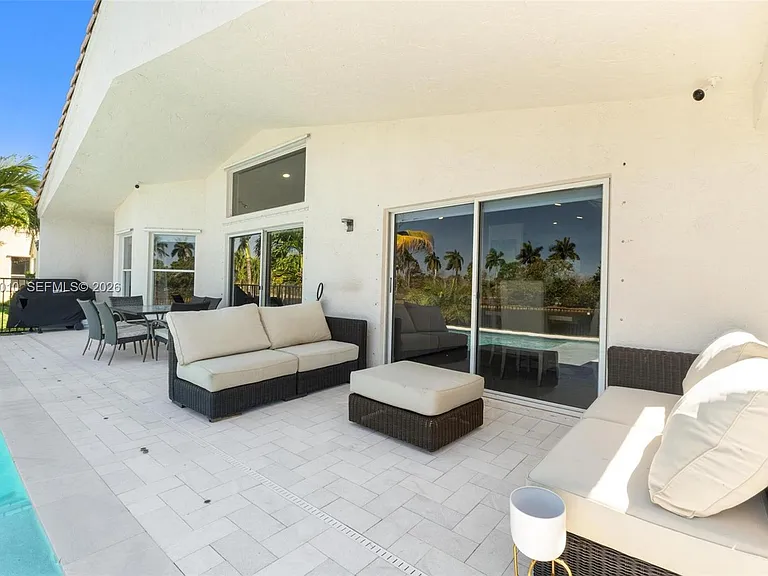 18061 SW 33rd St — Photo 22