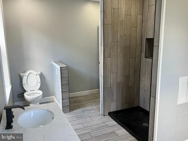 440 Henry St — Photo 6