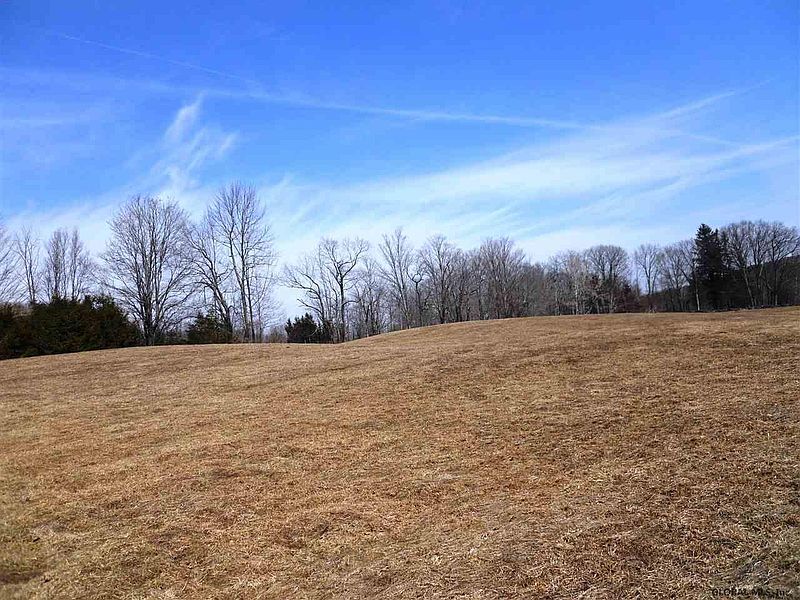 5th image of GIFFORD HOLLOW Road