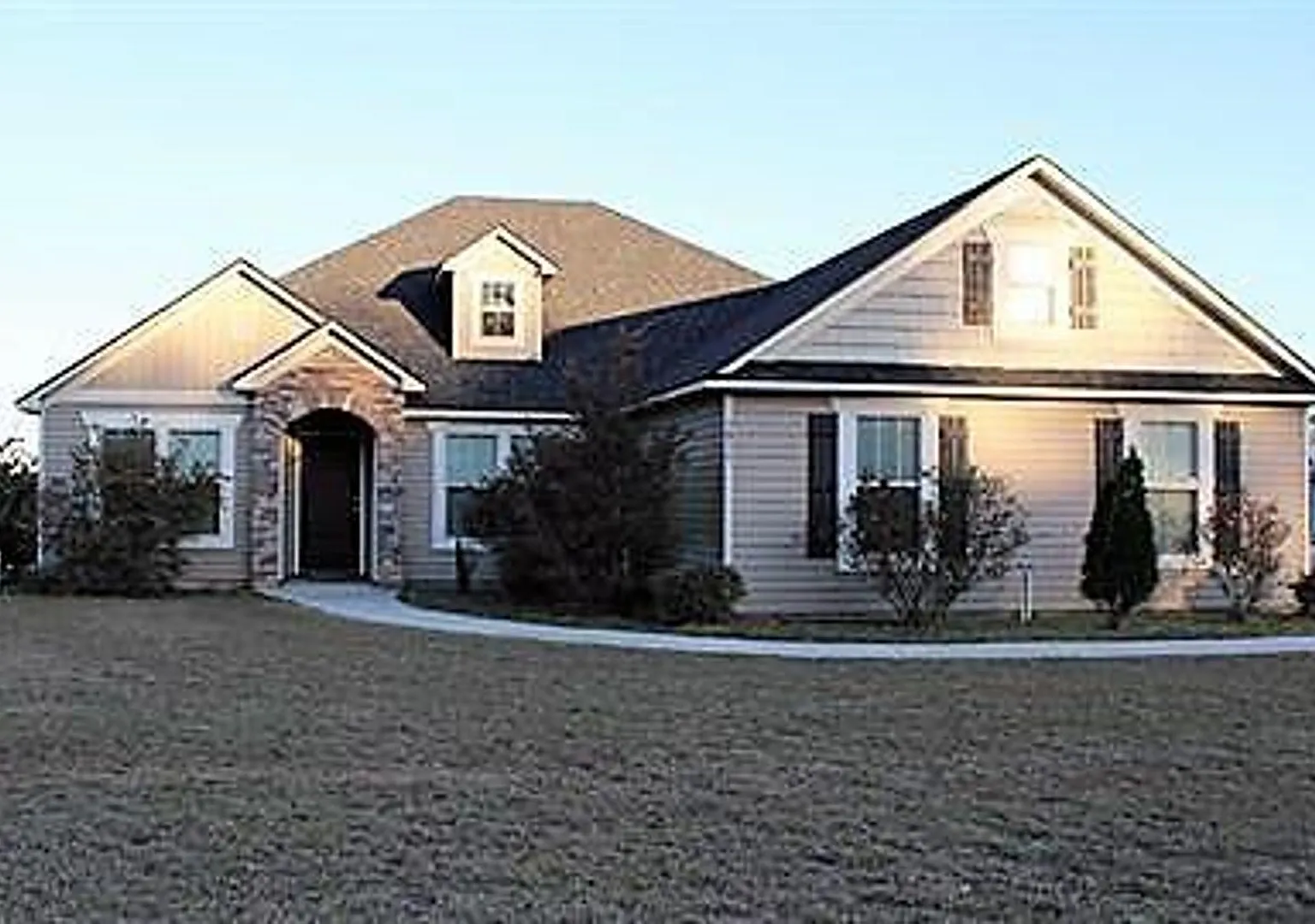Exquisite Southern Living: 3BR/2BA Gem with Modern Touches, Fenced Yard, and Community Pool in Be... — Photo 1